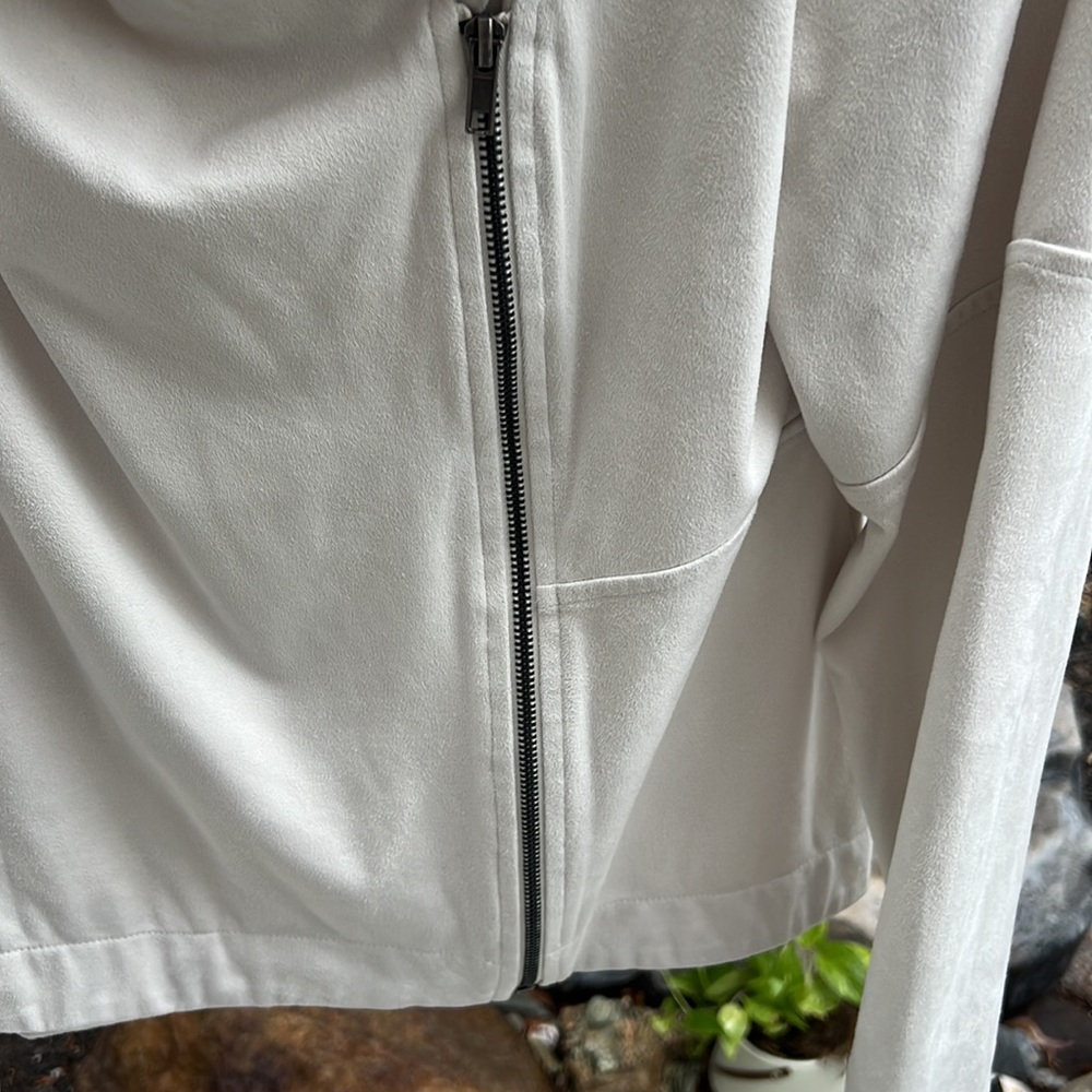 Jacket - Picture 3 of 10